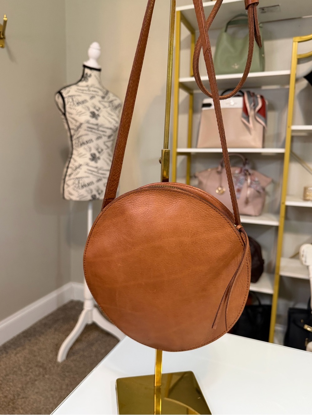 Madewell Round Crossbody Bag in Cognac Brown - Picture 2 of 10